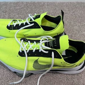 Nike volt green running shoe size 13